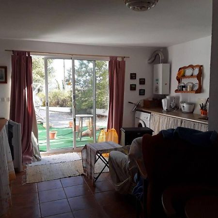 2-Bed Apartment - Sleeps 3 - Parking - Near Albox Luaran gambar