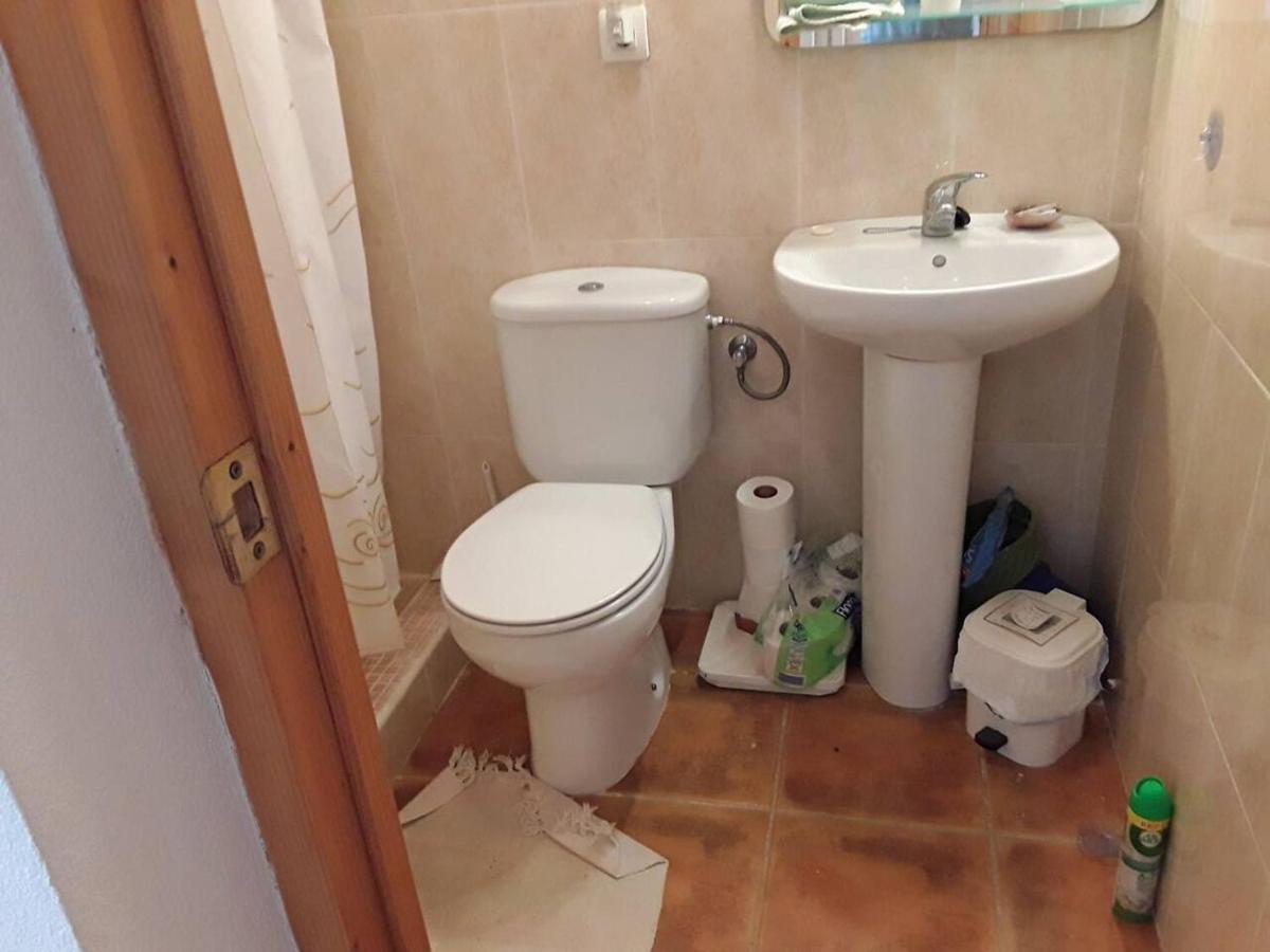 2-Bed Apartment - Sleeps 3 - Parking - Near Albox Luaran gambar